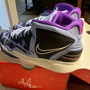 Kyrie Infinity Aluminum/Sail/Black Men’s Shoe